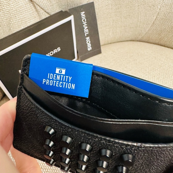 NEW Michael Kors MK Signature Jet Set Men Card Case w/ RFID Gunmetal Black NIB - Picture 5 of 9